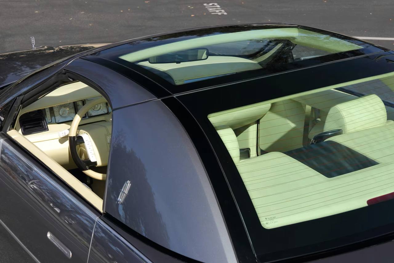 Єдиний екземпляр: на продаж виставили унікальний кабріолет від Ford (фото)